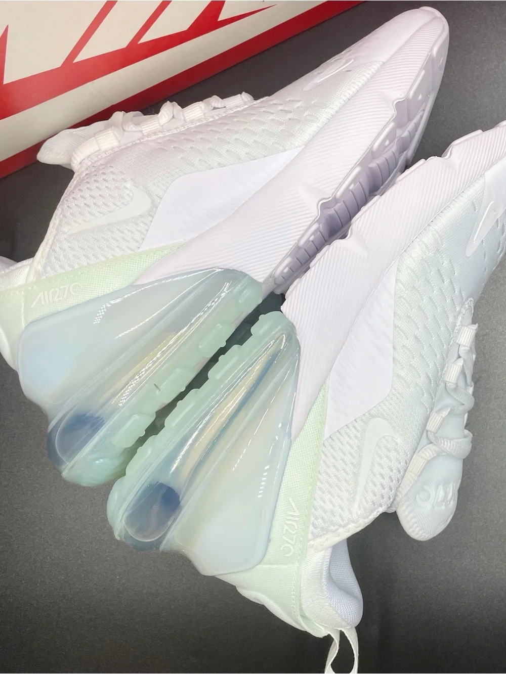 Nike  Air Max 270